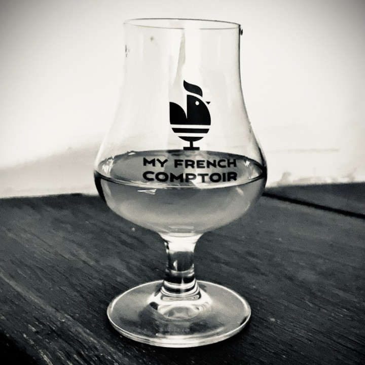 Tasting glass for whiskey, rum, spirits