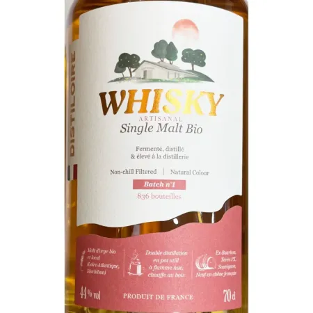 Etiquette bouteille de whisky single malt batch n°1 de chez Distiloire avec son verre de dégustation